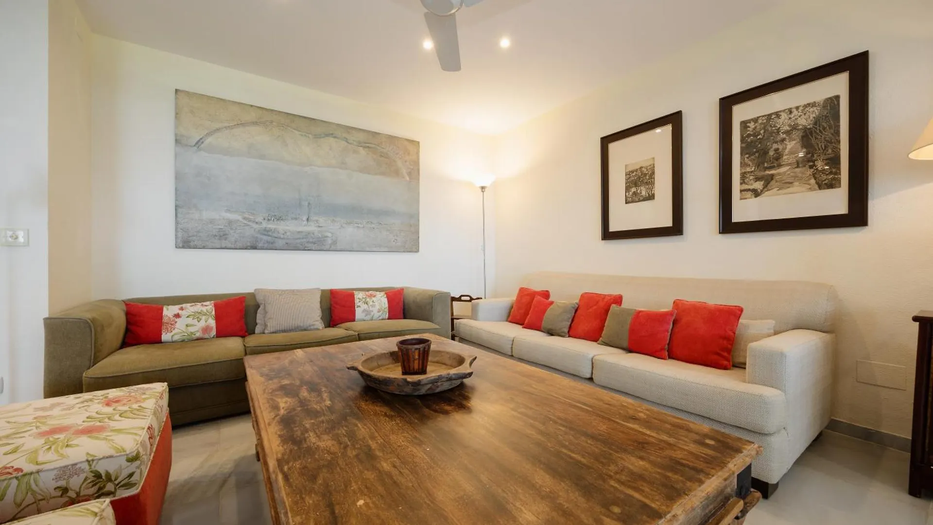 2 Storey Townhouse With Large Terrace Garden, Bbq And Close To The Beach, In Elviria, Μαρμπέλλα Ισπανία
