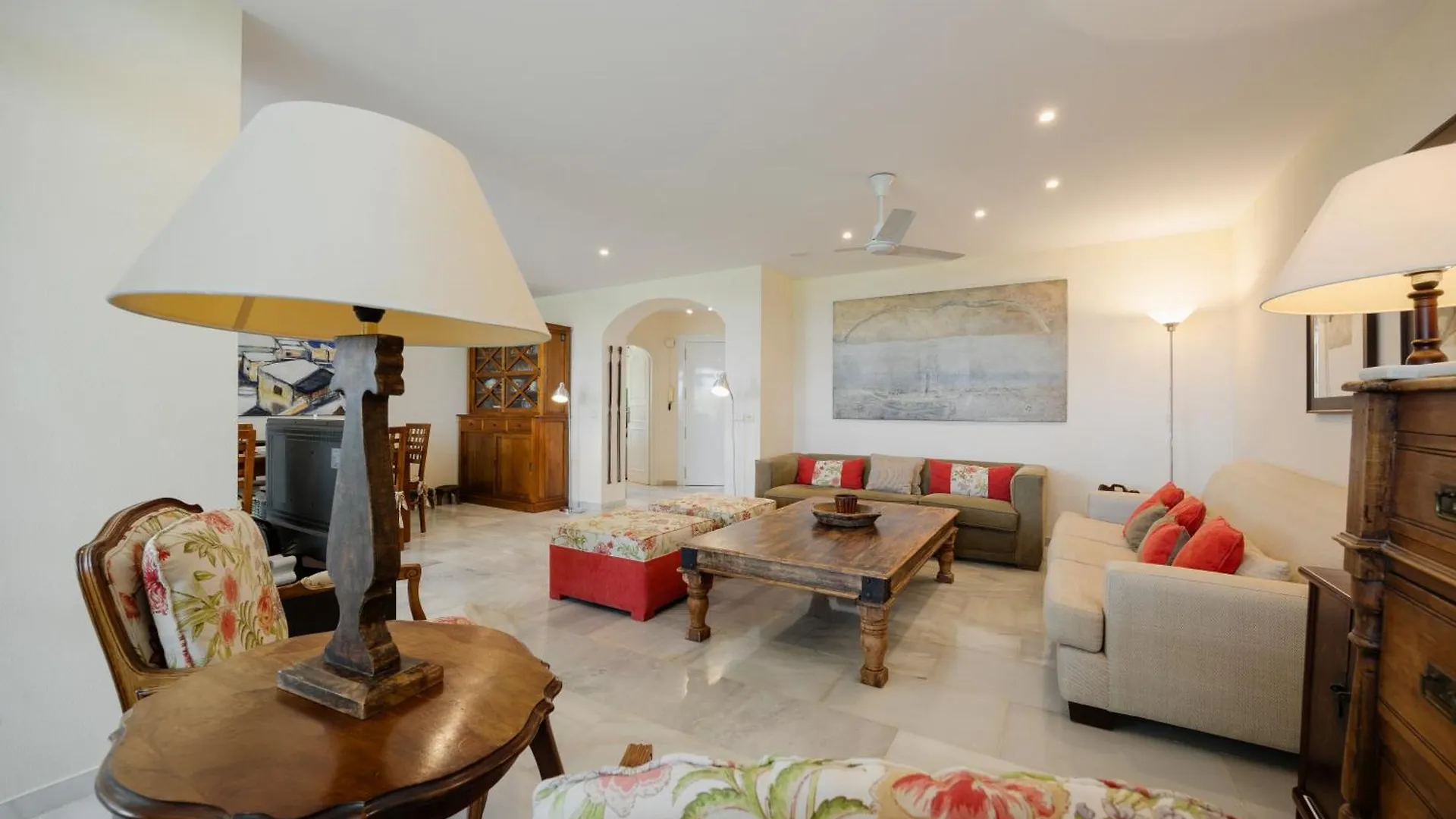 Διαμέρισμα 2 Storey Townhouse With Large Terrace Garden, Bbq And Close To The Beach, In Elviria, Μαρμπέλλα Ισπανία
