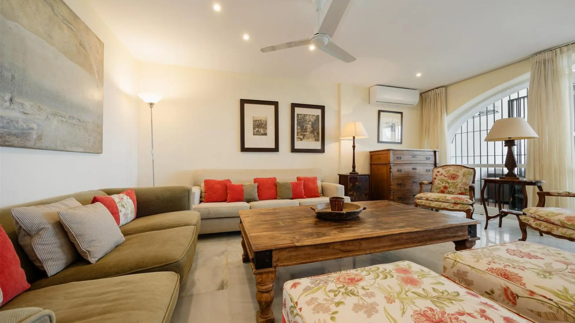 2 Storey Townhouse With Large Terrace Garden, Bbq And Close To The Beach, In Elviria, Μαρμπέλλα Διαμέρισμα