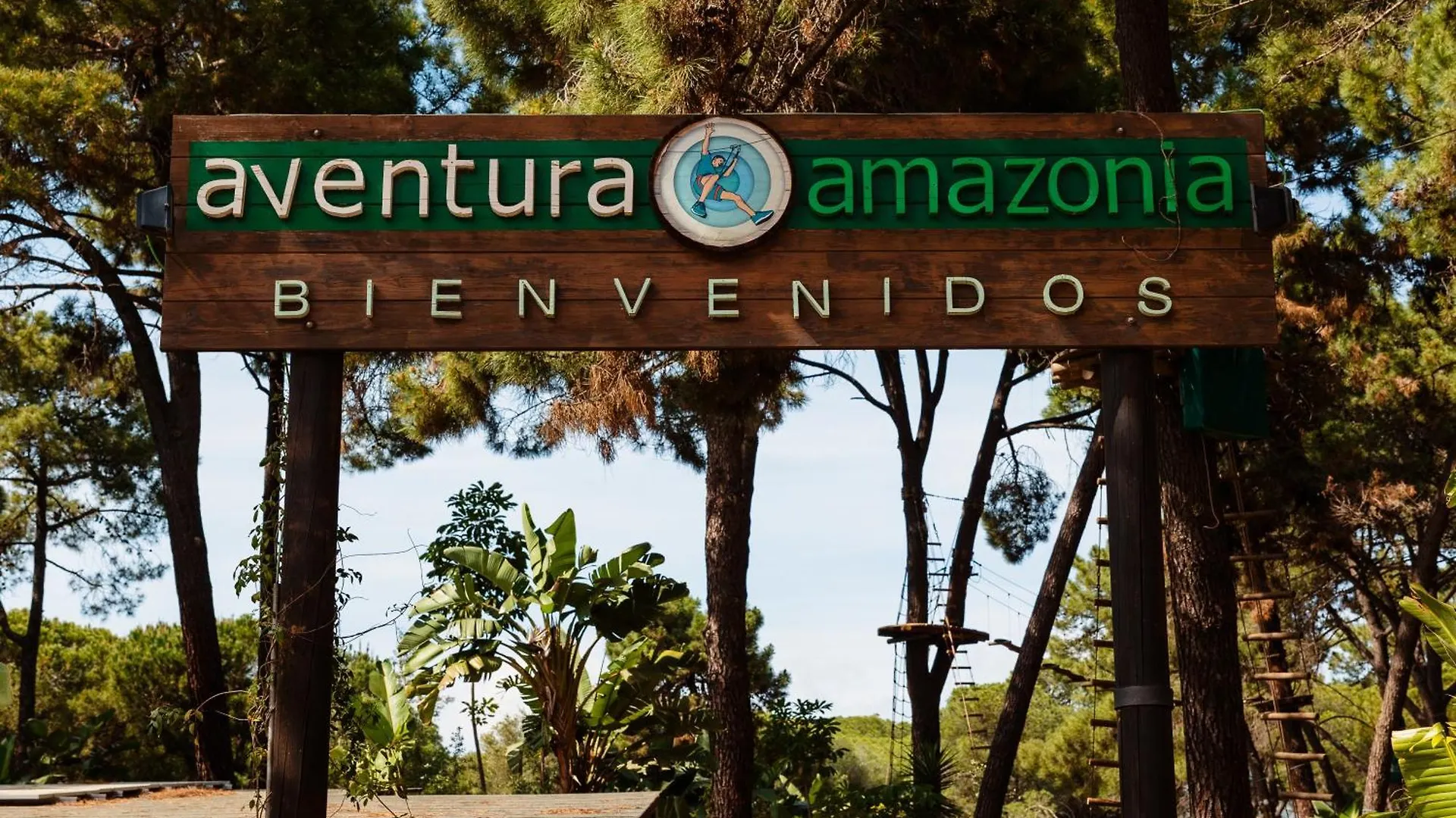 2 Storey Townhouse With Large Terrace Garden, Bbq And Close To The Beach, In Elviria, Marbella