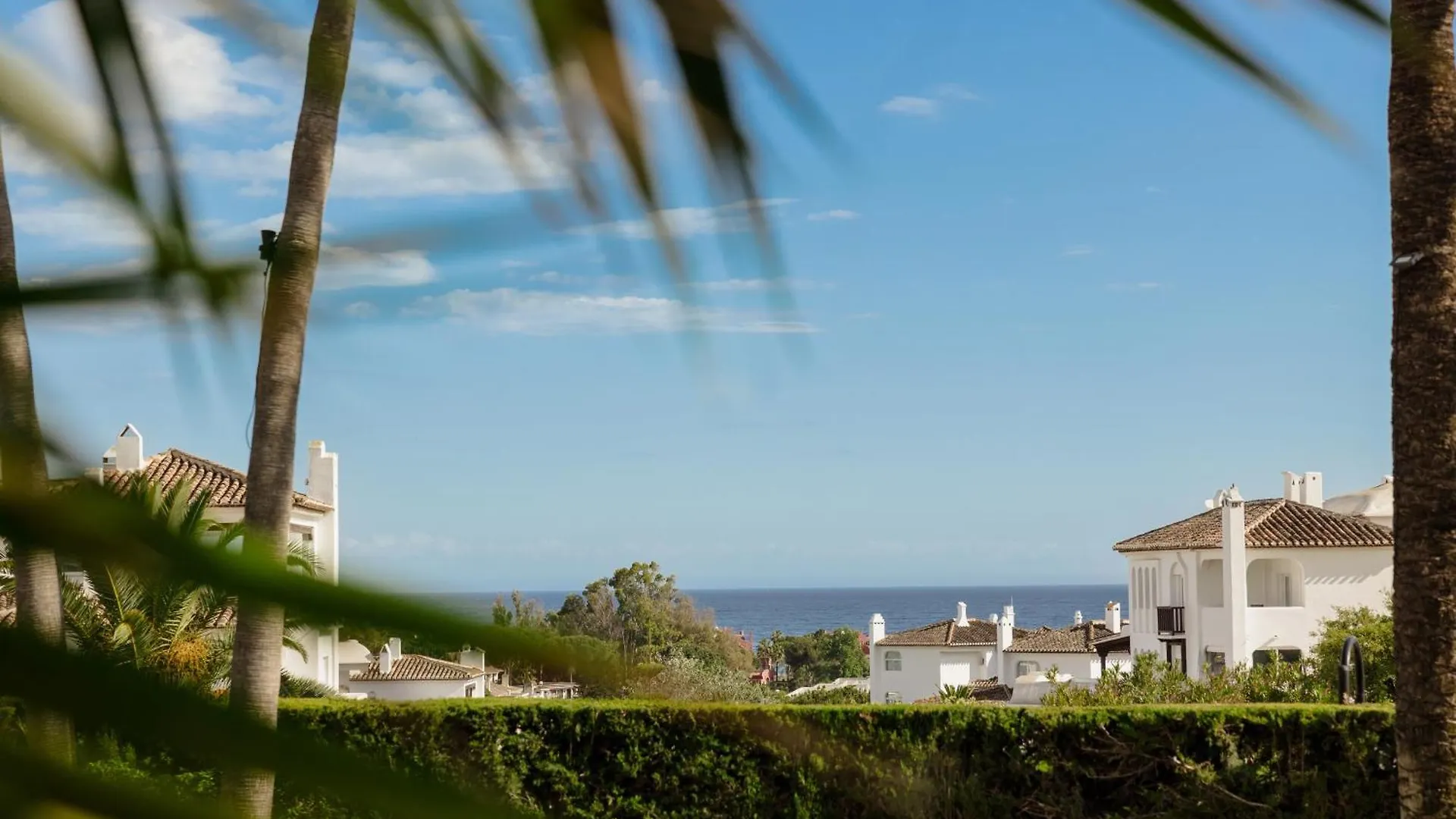 2 Storey Townhouse With Large Terrace Garden, Bbq And Close To The Beach, In Elviria, Marbella